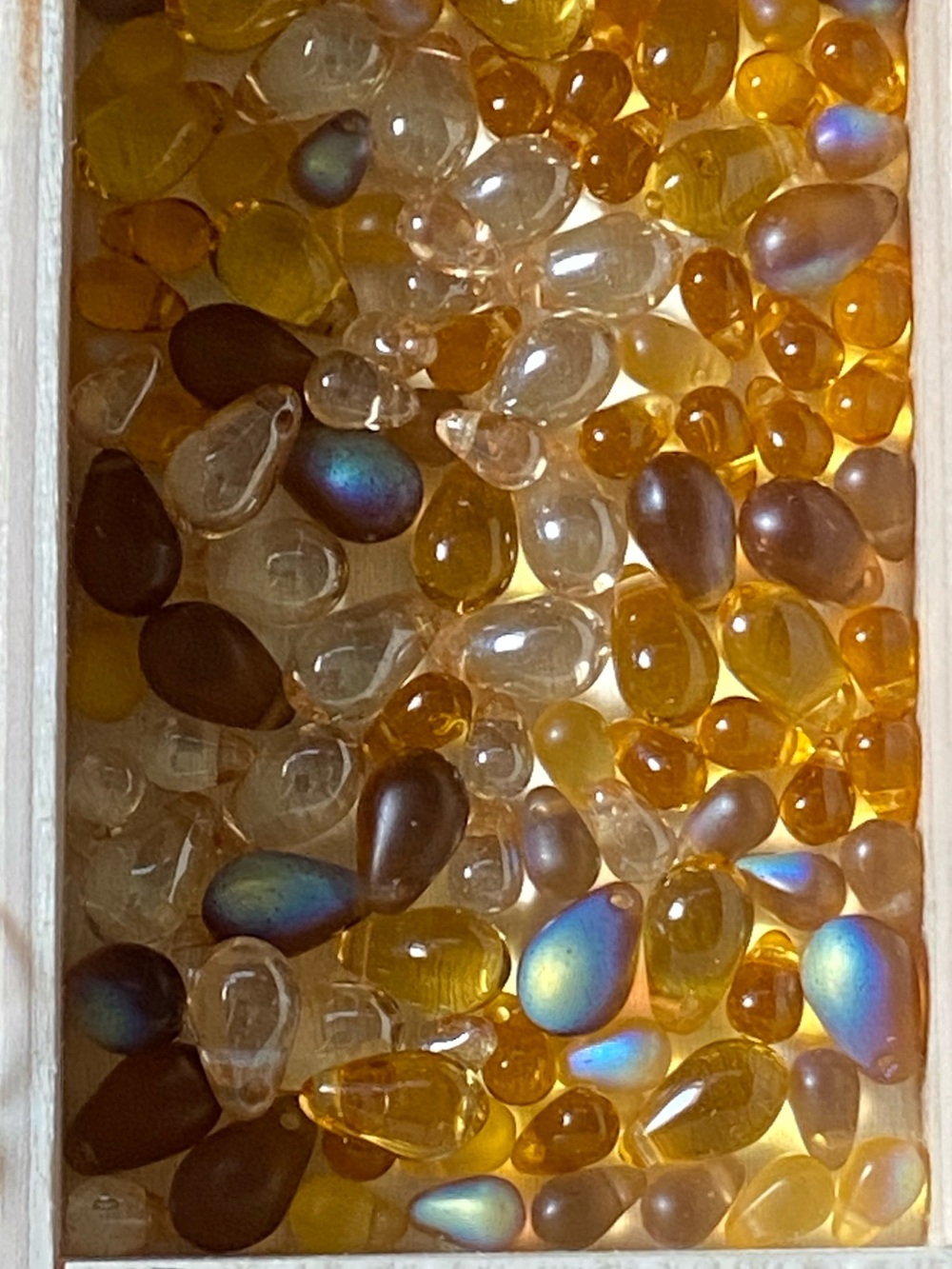 Assorted Beads Freshwater Pearl Seed Beads Shell Beads & Glass Beads - Picture 12 of 15